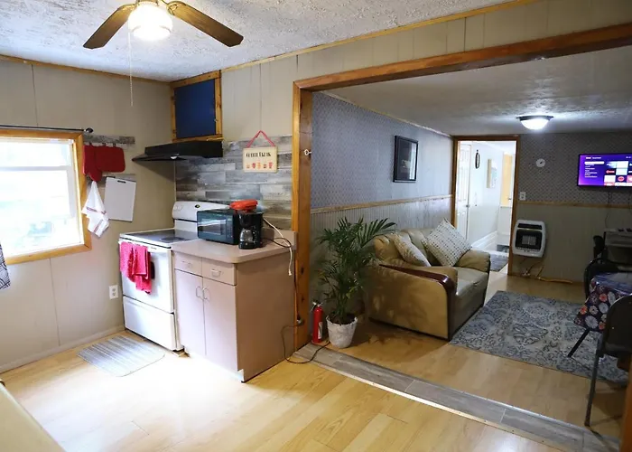 3-Bedroom Apt. Ideal Location Near New River Gorge