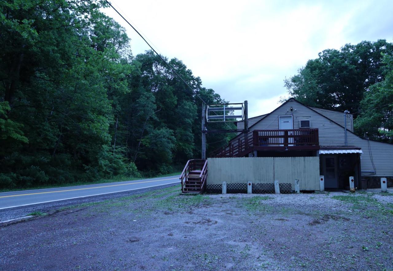 3-bedroom Apt. Ideal Location Near New River Gorge Fayetteville